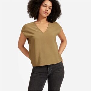 Everlane Olive Green Japanese GoWeave V-neck Tee 4